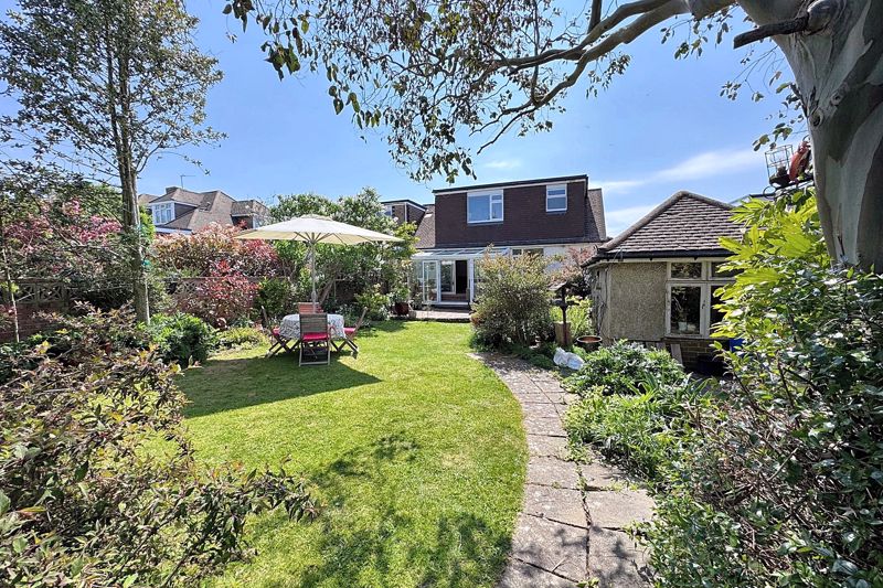 Larkfield Way
